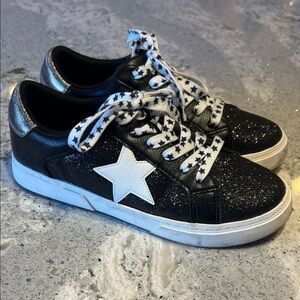 Art Class Black Sneakers with Star Accents Size 6.5